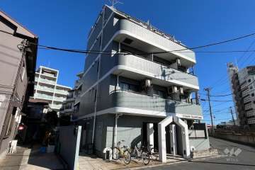 トーシンフェニックス方南町の外観（南西側から）