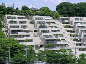 ルーフバルコニーの付いた住戸もあります