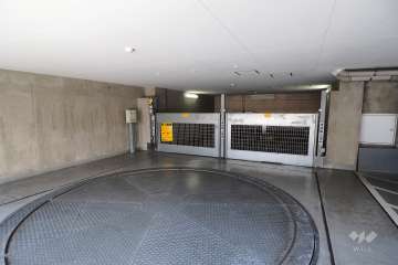 敷地内駐車場（屋内機械式）