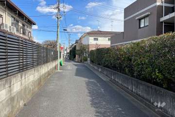 敷地北側の前面道路