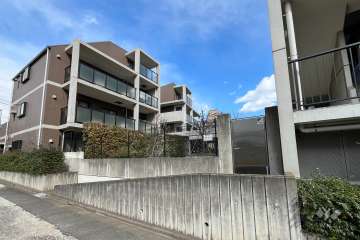 杉並新高円寺ロジュマンの外観（南西側から）