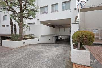 駐車場の出入り口