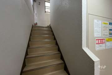 共用階段