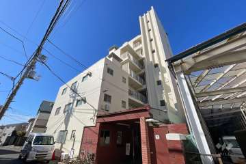 明穂和泉マンションの外観（北東側から）
