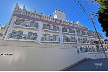 カーサ和泉の外観（北東側から）