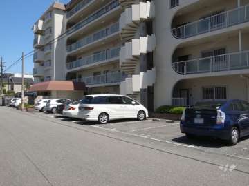 敷地内駐車場（屋外平面式）