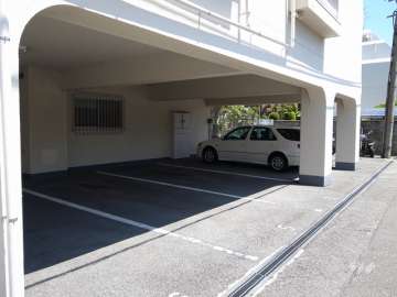敷地内駐車場（屋内平面式）