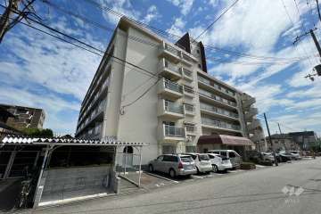 日商岩井芦屋マンションの外観（北東側から）