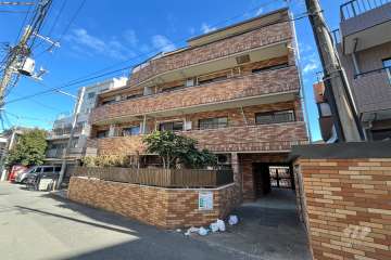 ライオンズマンション代田橋の外観（南西側から）