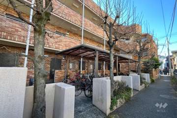 ライオンズマンション代田橋の外観（北東側から）