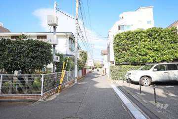 敷地北西側の前面道路