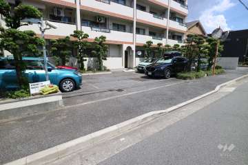 敷地内駐車場（屋外平面式）