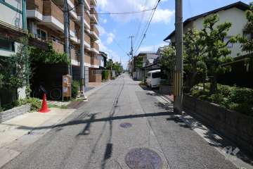 敷地北側の前面道路