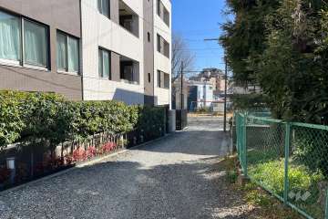 敷地南西側の前面道路