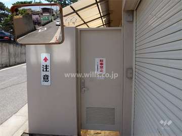 駐輪場入口（扉付き）