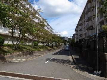 23号棟南側の前面道路