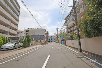 敷地東側の前面道路