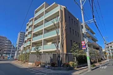 プラウド杉並和田サウスコートの外観（南東側から）