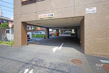 駐車場の出入り口