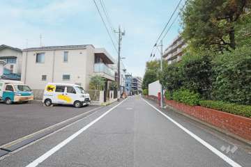 敷地東側の前面道路
