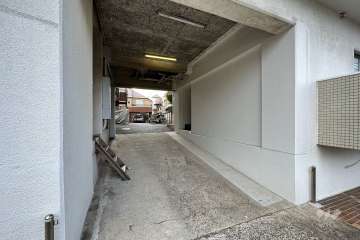 駐輪場へのアプローチ