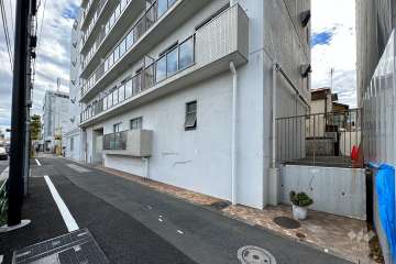 敷地東側の前面道路