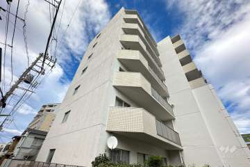 羽根木マンションの外観（南西側から）