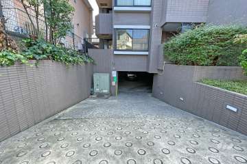 駐車場の出入り口