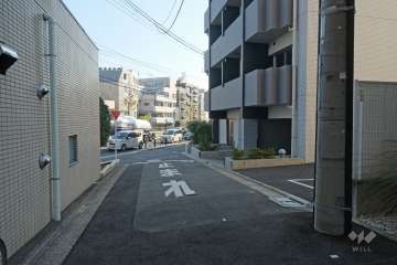 敷地北東側の前面道路　