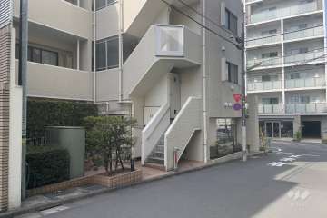 敷地北側の前面道路