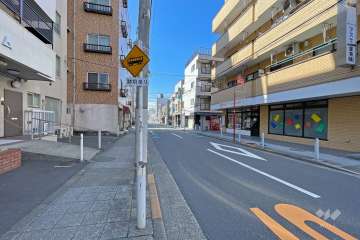 敷地北側の前面道路