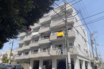 マコトパレスの外観（南東側から）