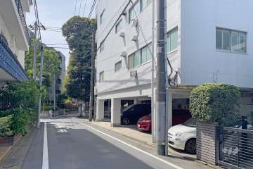 敷地東側の前面道路