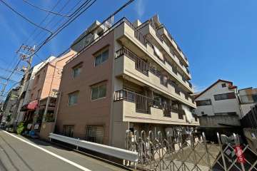 コーポ自由が丘の外観（南西側から）