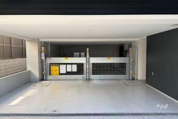 敷地内駐車場（屋内機械式）