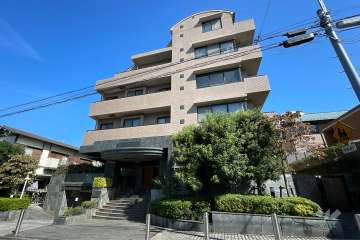 ディアナコート自由が丘の外観（西側から）