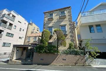 パラドール自由が丘の外観（南西側から）