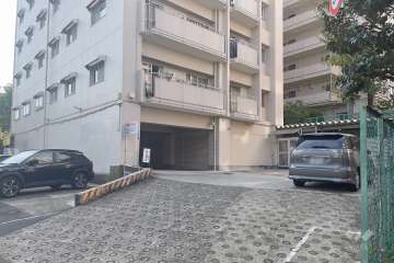 駐車場の出入り口　