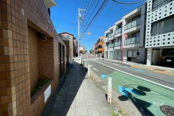 敷地北側の前面道路