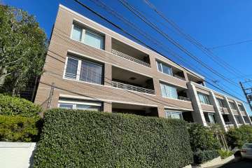 グランスイート岡本の外観（北西側から）