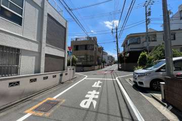 敷地北西側の前面道路