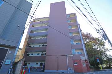 マンション祐天寺の外観(北側から)