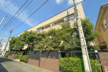 コスモ世田谷下馬の外観（南東側から）