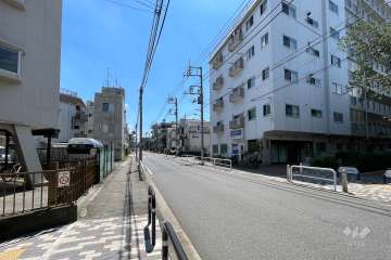 敷地南東側の前面道路