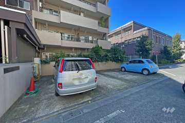 敷地内駐車場（屋外平面式）