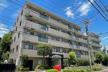 クレッセント三軒茶屋2の外観（南西側から）