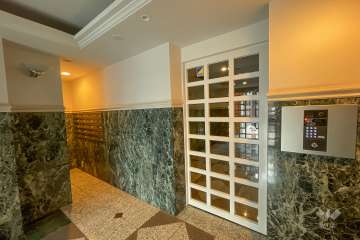 エントランスはオートロック付きです。