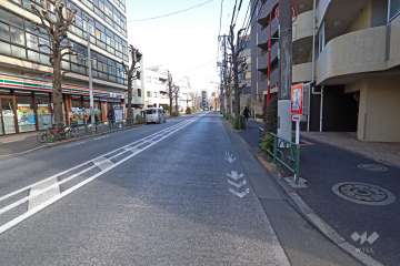 敷地北側の前面道路(西側から)