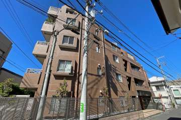 サニーコート祐天寺の外観（南東側から）