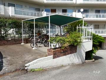 屋根付き駐輪場